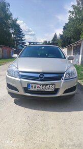 Predám Opel Astra 1.4 H benzin, rv. 2010 - 2