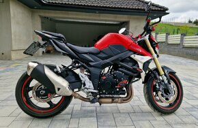 Suzuki GSR 750 - 2