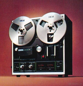 AKAI 1721W / FOUR TRACK STEREOPHONIC / REEL TO REEL - 2