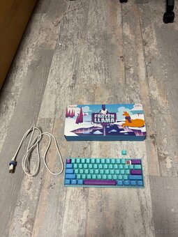 Ducky mecha mini Frozen Llama RGB 60% - 2