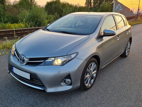 Toyota Auris 1.8 I VVT-I Hybrid Executive - 2