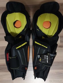 Holenné chránice CCM Tacks 9080 - 2