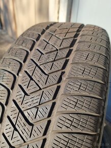 Zimné pneu 235/55 R18 - 2