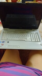 Nefunkčná Toshiba satellite pro l550-15n - 2