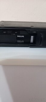 Predám CD menič Philips  do auta na 6 ksCD - 2