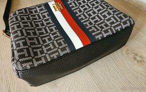 TOMMY HILFIGER CROSSBODY KABELKA - 2