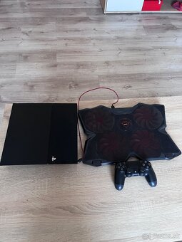 Playstation 4 + ovládač - 2