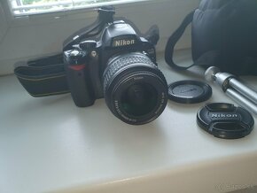 Nikon D40 18-55mm AF-S Statív brašna baterka nabíjačka - 2