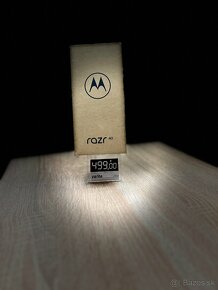 Motorola Razr 40 - 2