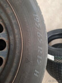 ZIMNÉ PNEUMATIKY 195/65 R15 NA DISKOCH - 2