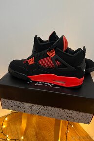 Jordan 4 Retro Red Thunder - 2