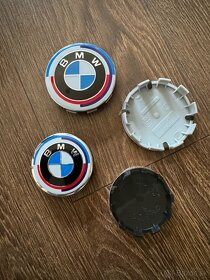 BMW logo znak kapota performance M-packet 50 výročie - 2