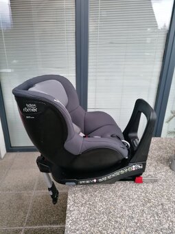 Predám Britax Römer Dualfix M i-Size, otočná - 2