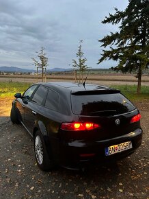 Alfa romeo 159 sportwagon - 2