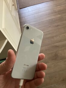 Iphone 8 64GB biely 1.majitel Originalny stav - 2