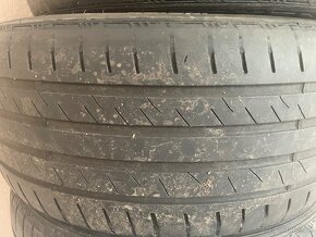 235/45r18 - 2