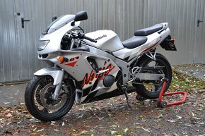 Kawasaki ZX-6R, 32tkm, 2.majitelé, barva Galaxy Silver - 2