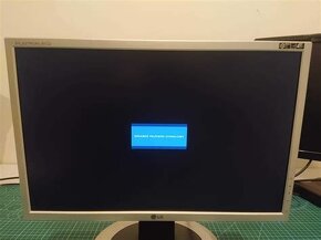 Monitor LG - 2