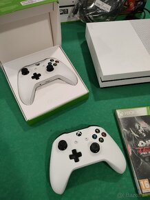 Xbox one S s dvoma ovladačmi + hry - 2