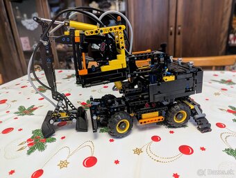 Lego 42053 Volvo EW160E - 2