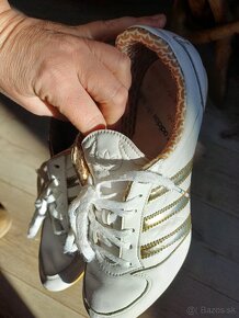 Zlato biele originál Adidas kožené botasky 40.5 - 2