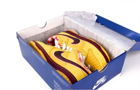 Nike SB Dunk Low Yellow Lobster - 2