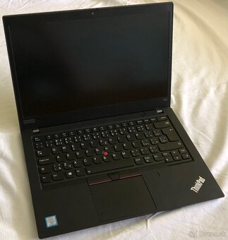 Lenovo ThinkPad T490 - 2