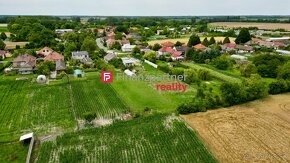 Na predaj stavebný pozemok o rozlohe 2 158 m² v obci Holice - 2