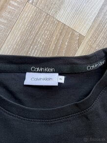 Calvin Klein. - 2