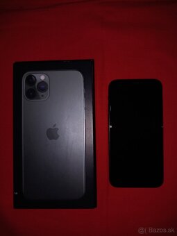 iPhone 11 Pro 256 GB Midnight Green - 2