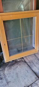 Použité drevené okno 115x130 - 2
