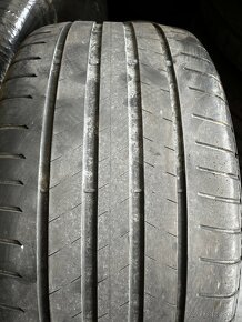 Bridgestone 255/35 R21 - 2