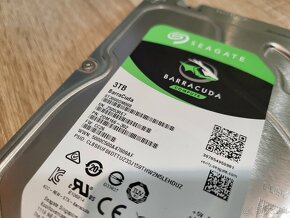 3,5" Seagate 3TB, ST3000DM008, 7200-otáčkový, SATA 6gb/s - 2