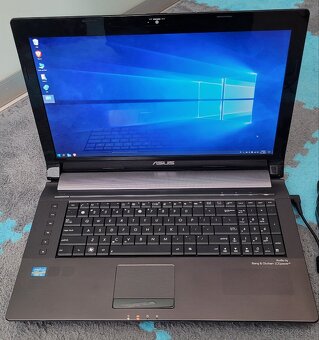 Predám 17.3" notebook Asus NVIDIA GT 540 s SSD - 2