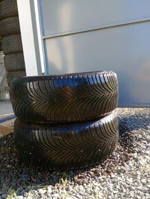 zimné pneumatiky 215/55r16- 2ks Michelin. - 2