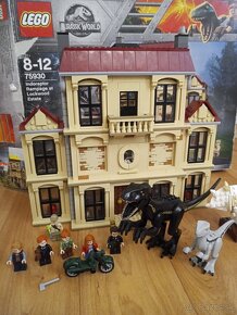 LEGO Jurassic World 75930 Vyčíňanie Indoraptora na panstve - 2