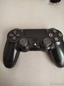 Predám Playstation 4 pro - 2