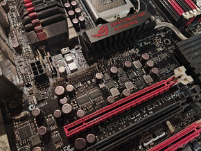 ASUS ROG MAXIMUS V EXTREME - E-ATX - 2