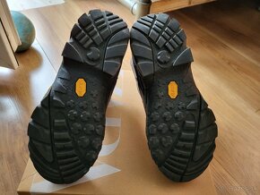 Členkové kožené čižmy s vibram podrážkou - Zara v. : 30 - 2