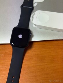 Apple Watch SE 2 44mm MIDNIGHT - záruka - 2