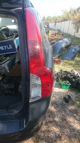 Zadné svetlá volvo v50 - 2