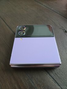 Samsung galaxy Z flip 4 purple - 2