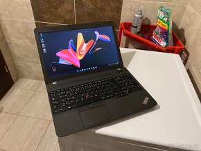 15.6"/Lenovo Notebook/i3-5005/8GB RAM/256GB SSD/1x Grafika - 2