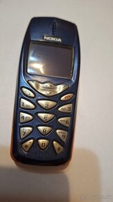 Nokia 3510i s nabijackou - 2