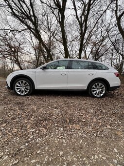 ŠKODA OCTAVIA SCOUT 147KW 4x4 MATRIX-PANORÁMA-HEAD UP - 2