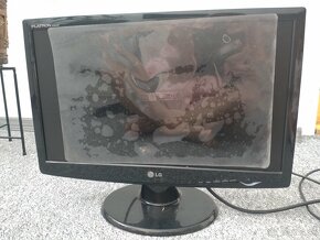 Predám LCD monitor - 2