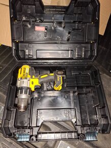 Kufor dewalt na naradie - 2