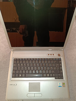 Fujitsu siemens amilo L7300 - 2