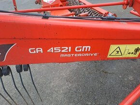 Zhrňovač sena kuhn ga 4521 gm digidrive - 2