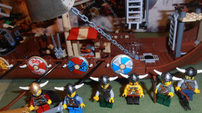 Lego 7018 - Vikings - Vikingská loď a Midgarský had - 2